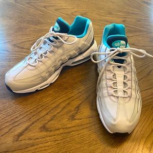 Nike Airmax Tennis Shoes - Size 9